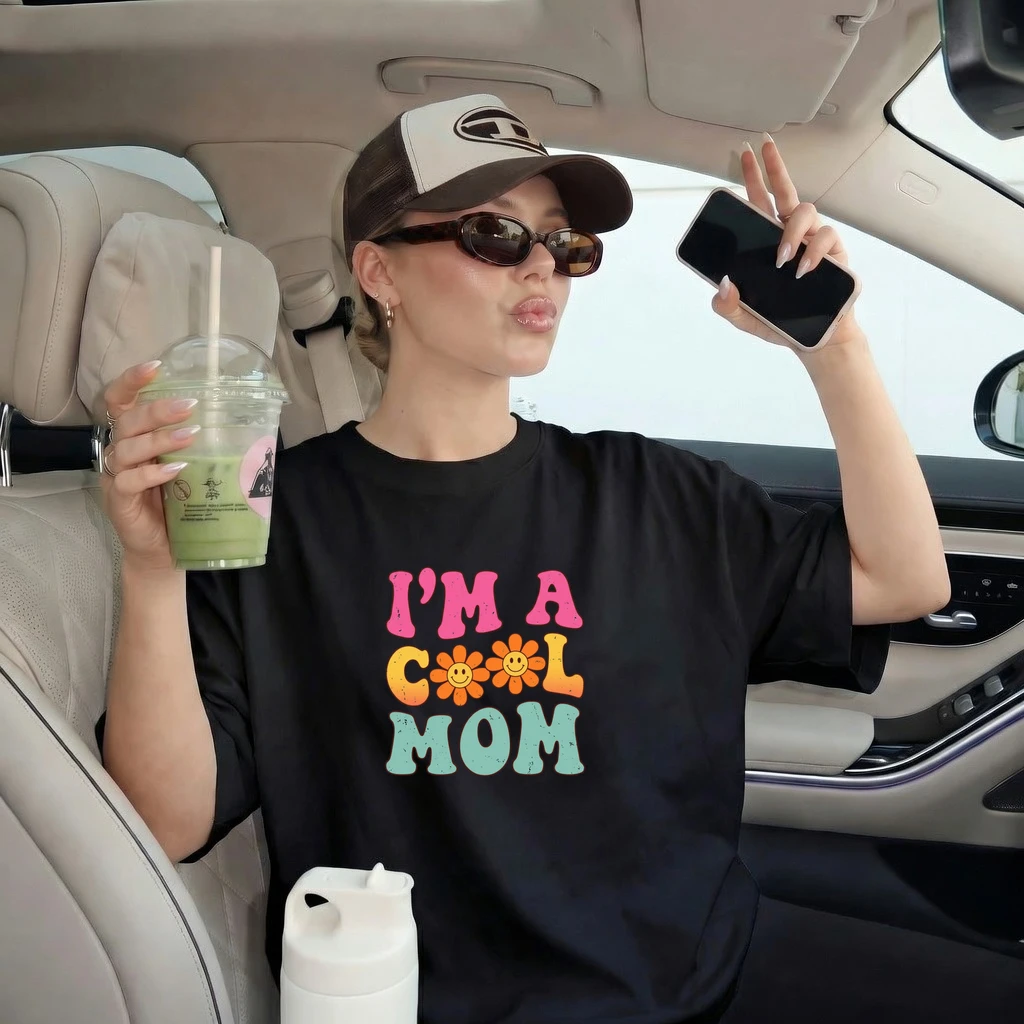 I'm A Cool Mom Retro Flower T-Shirt
